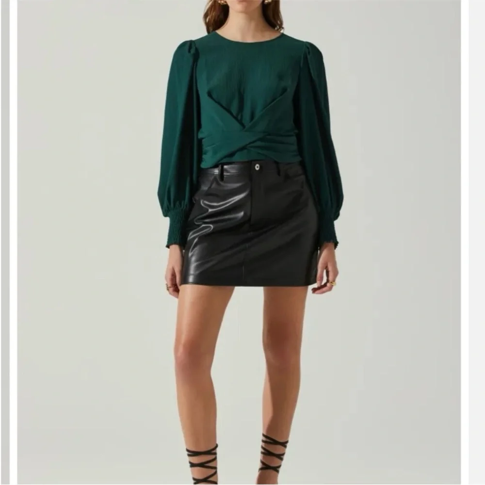 NWT ASTR THE LABEL‎ GREEN BLOUSE SIZE XS